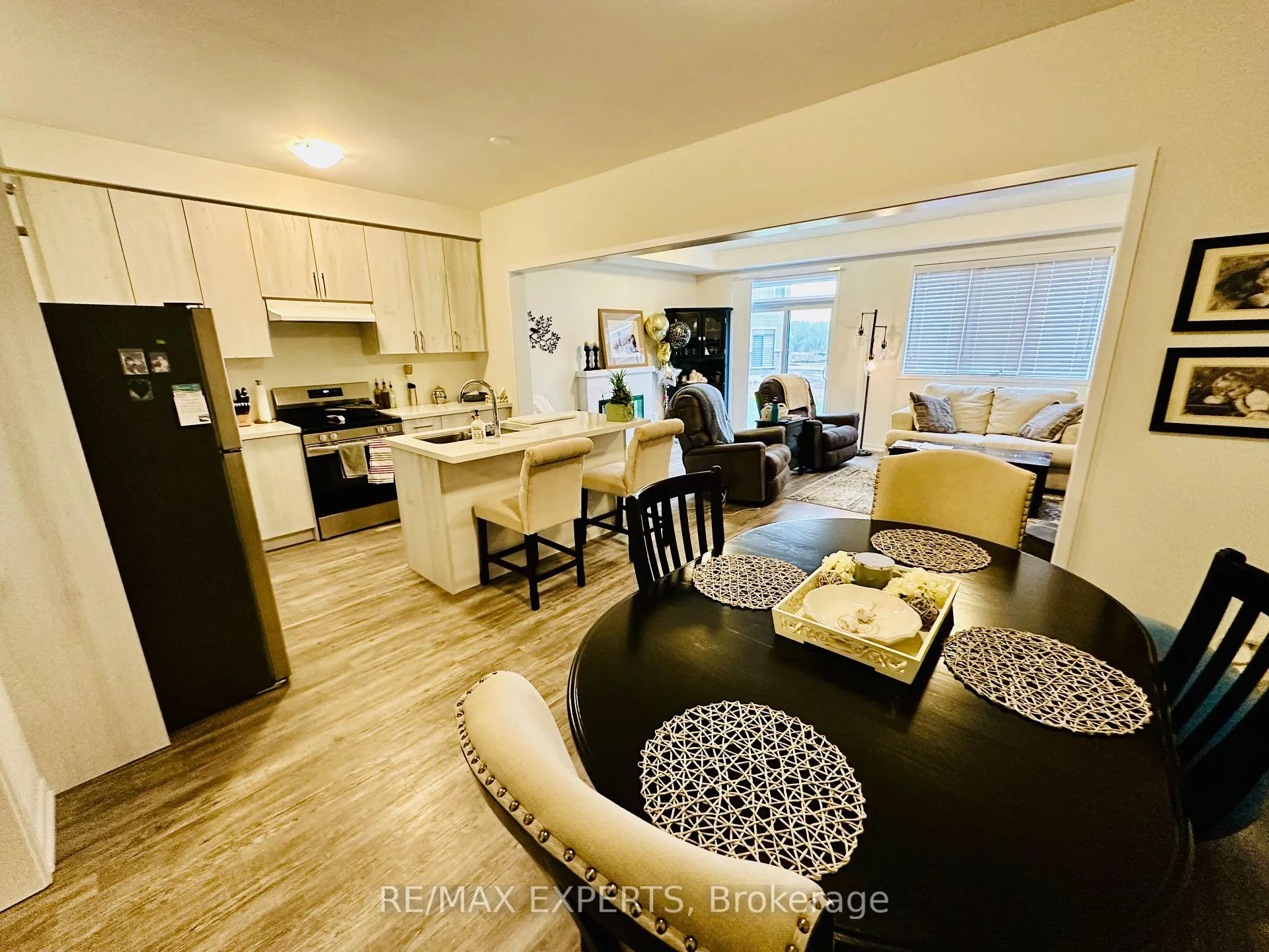 Photo 9 of 1541 Wheatcroft Drive, Oshawa, Kedron — HOMEH
