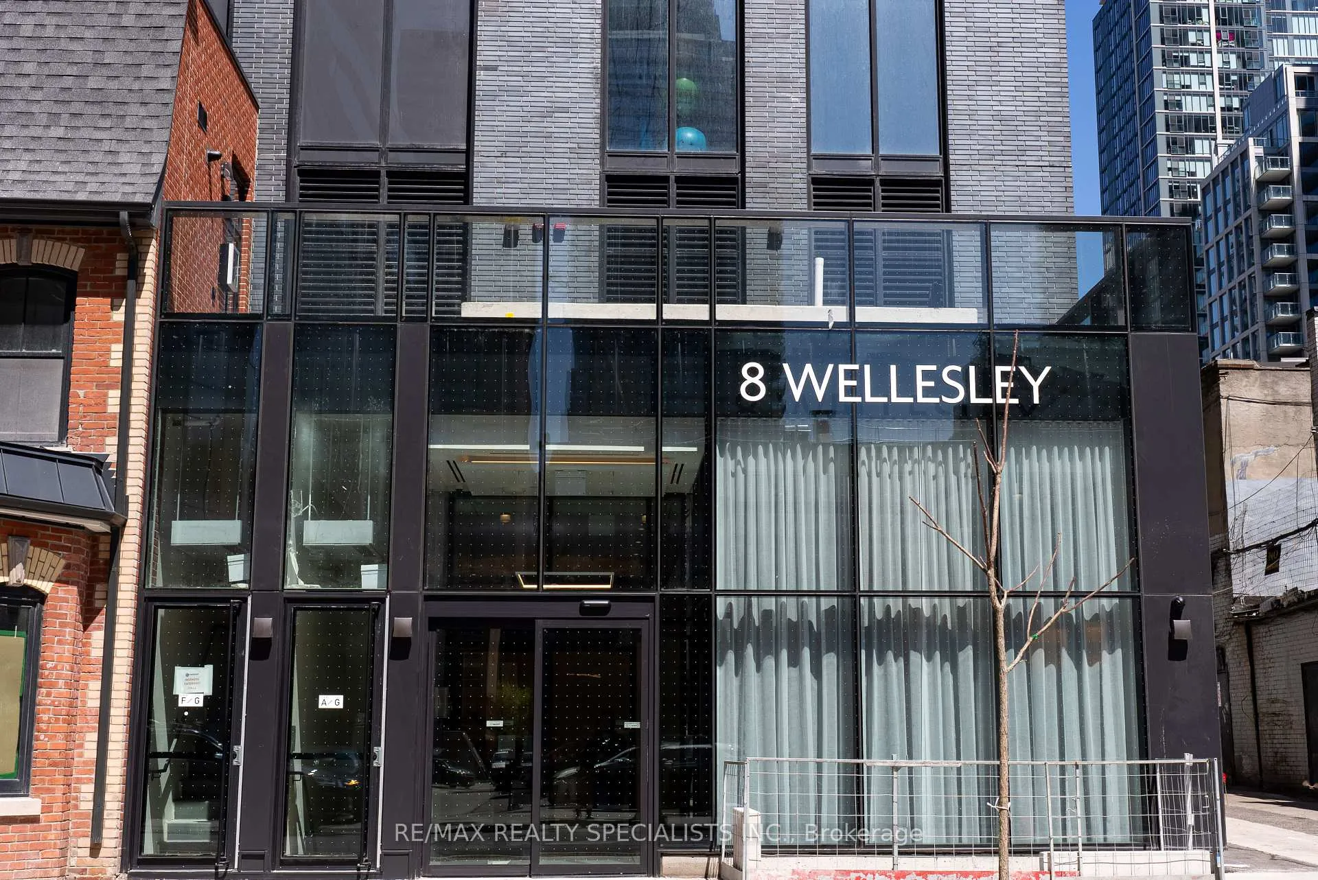 Photo 2 of Unit 2109, 8 Wellesley Street W, Toronto, Bay Street Corridor — HOMEH