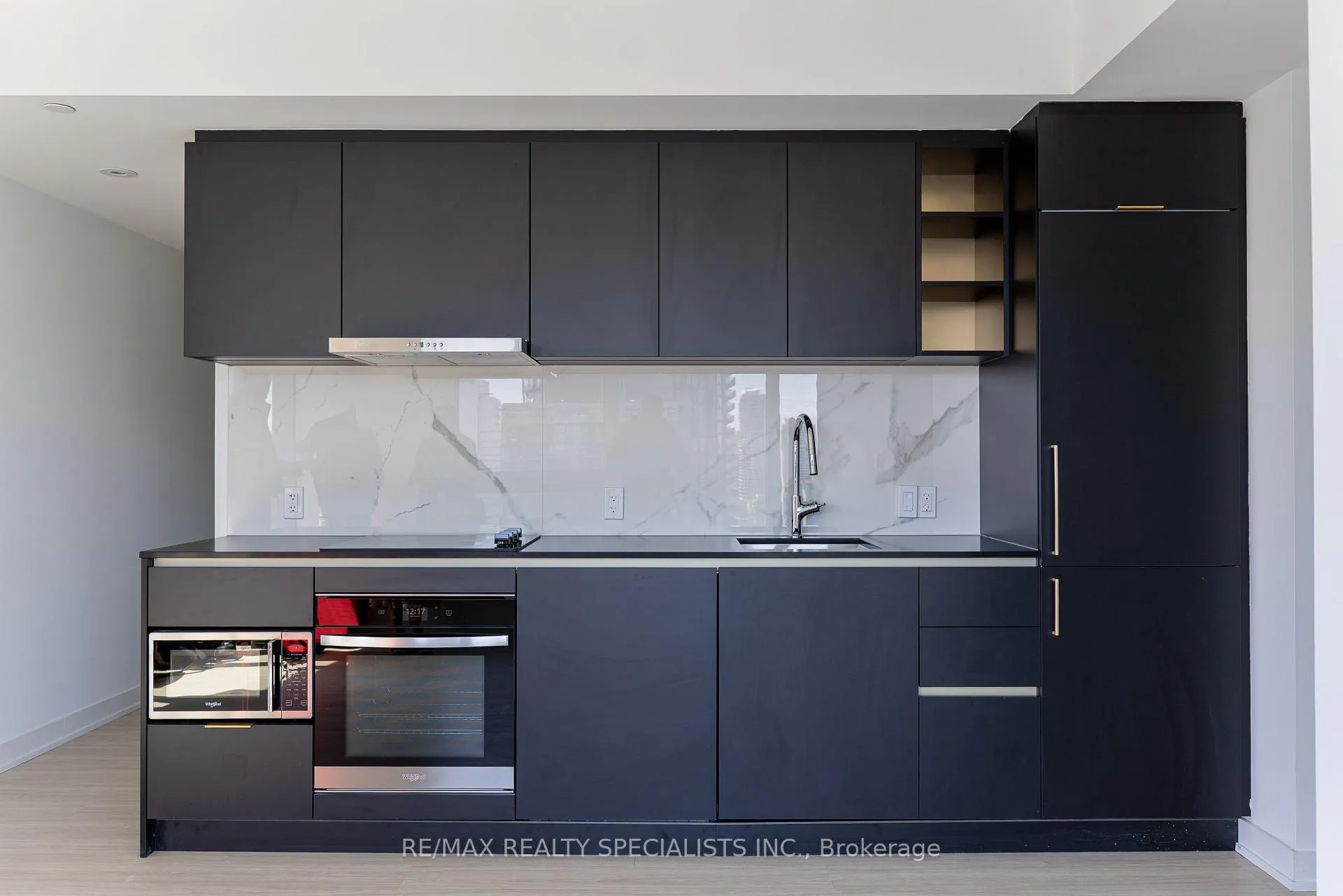 Photo 7 of Unit 2109, 8 Wellesley Street W, Toronto, Bay Street Corridor — HOMEH