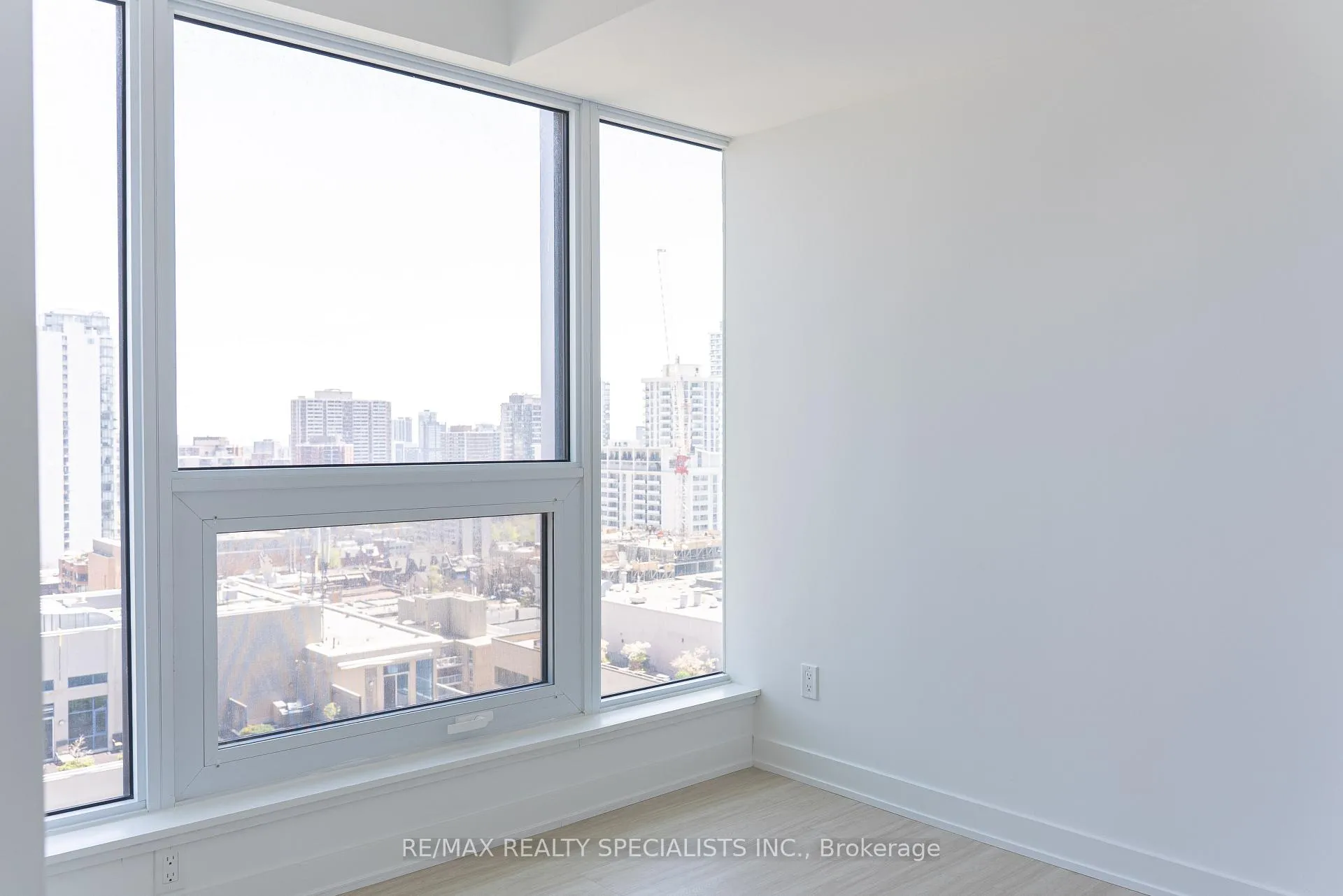 Photo 12 of Unit 2109, 8 Wellesley Street W, Toronto, Bay Street Corridor — HOMEH
