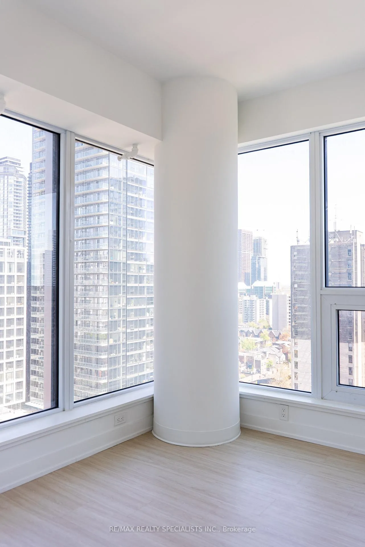 Photo 14 of Unit 2109, 8 Wellesley Street W, Toronto, Bay Street Corridor — HOMEH