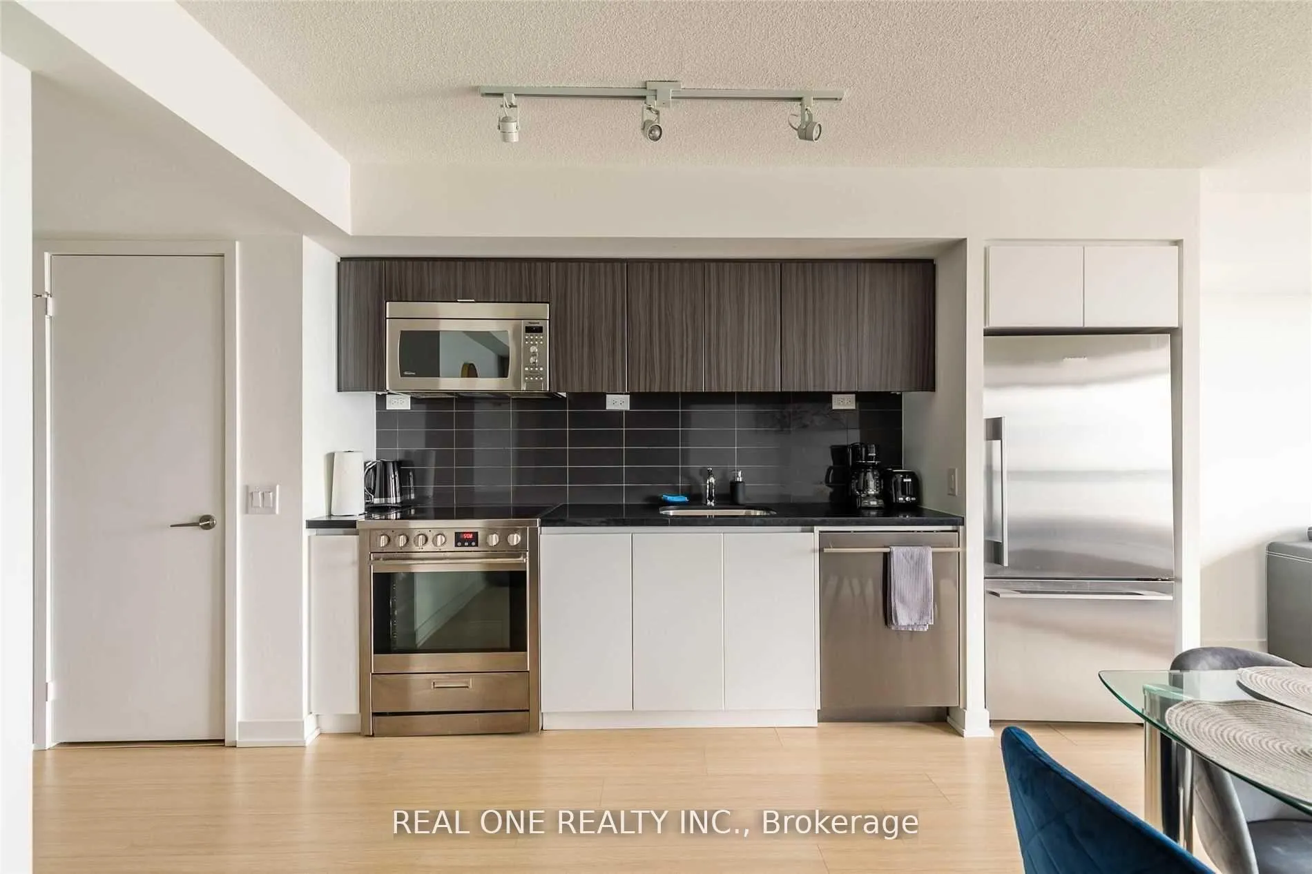 Photo 4 of Unit 2203, 75 Queens Wharf Road, Toronto, Waterfront Communities — HOMEH