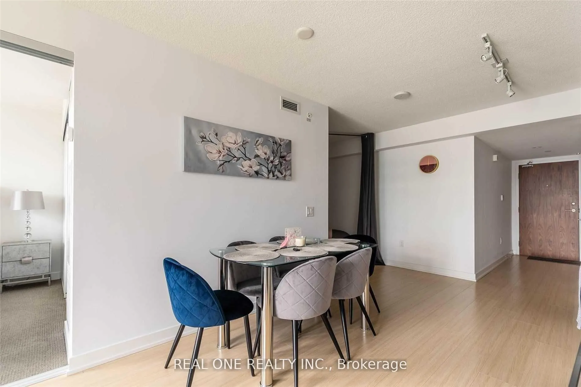 Photo 5 of Unit 2203, 75 Queens Wharf Road, Toronto, Waterfront Communities — HOMEH