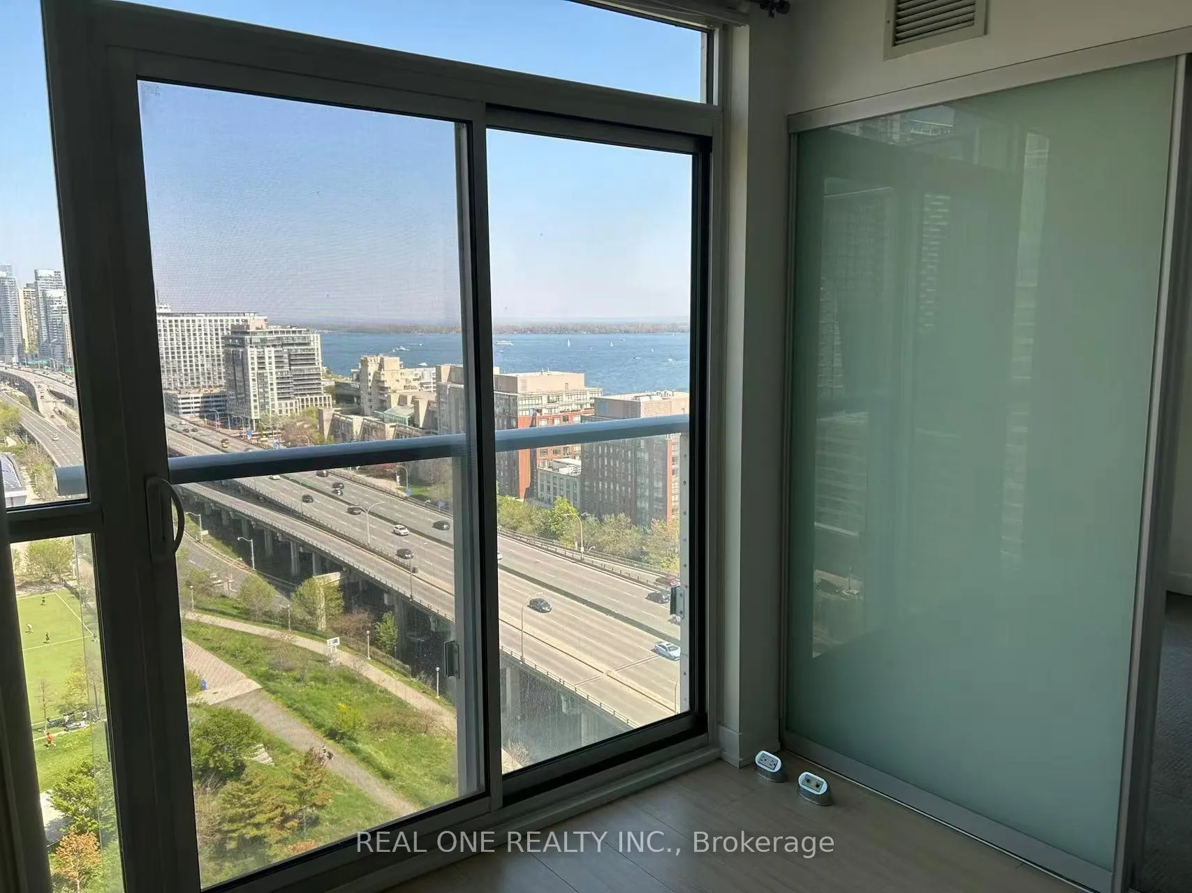 Photo 11 of Unit 2203, 75 Queens Wharf Road, Toronto, Waterfront Communities — HOMEH