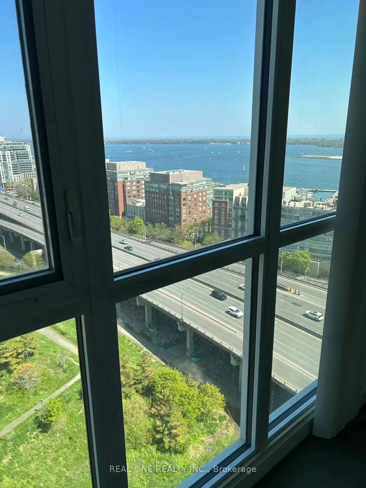 Photo 12 of Unit 2203, 75 Queens Wharf Road, Toronto, Waterfront Communities — HOMEH