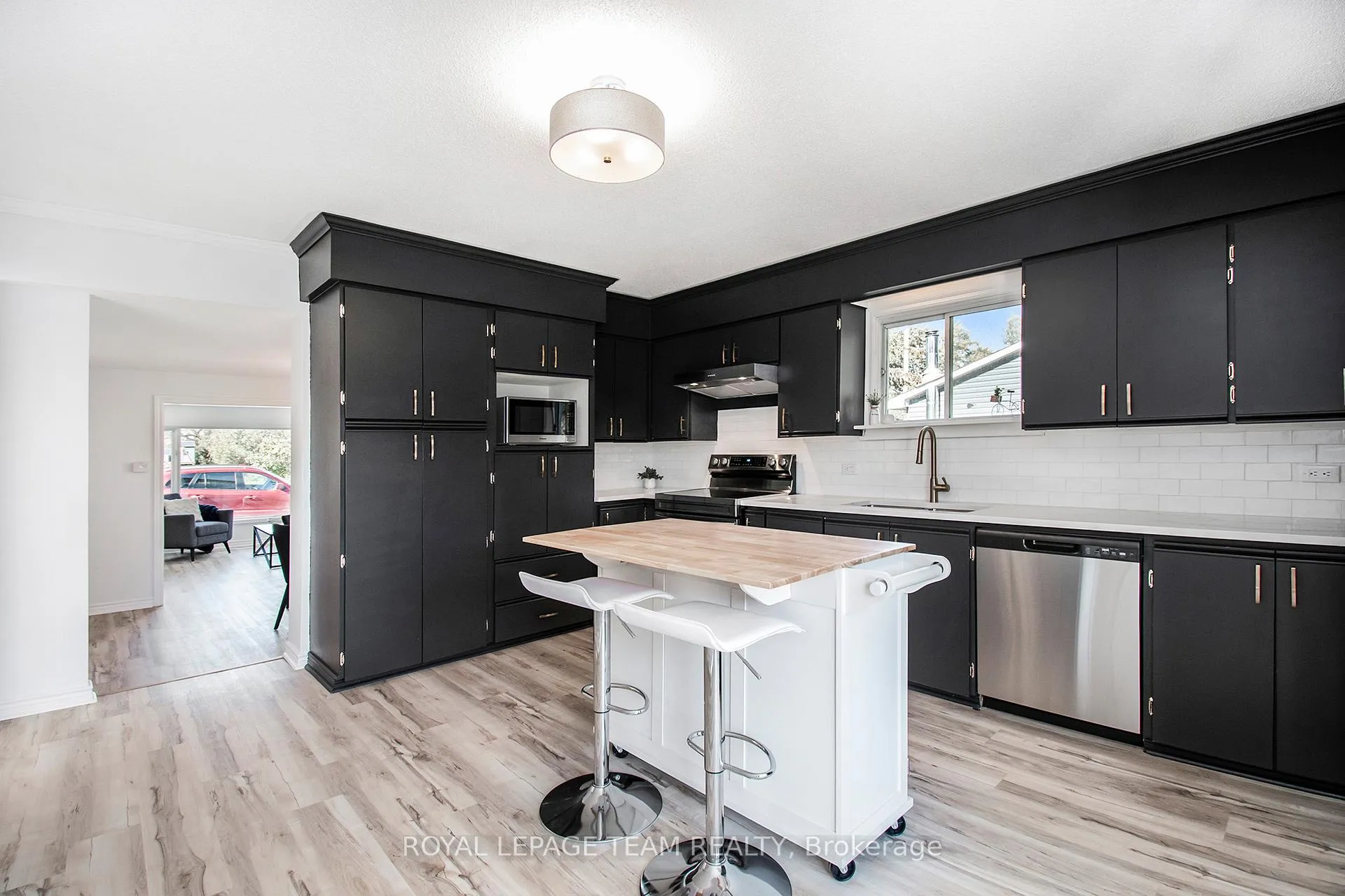Photo 8 of 3267 Yorks Corners Road S, Ottawa, Osgoode Twp (East) (Incl Kenmore) — HOMEH