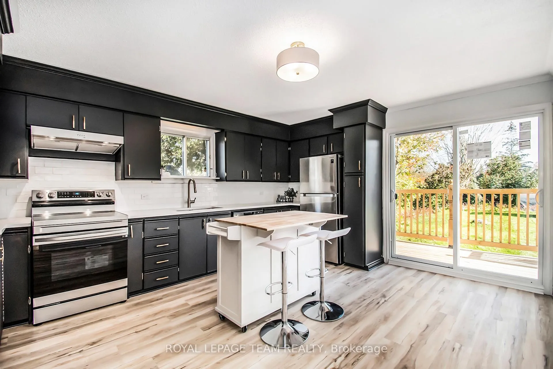 Photo 9 of 3267 Yorks Corners Road S, Ottawa, Osgoode Twp (East) (Incl Kenmore) — HOMEH