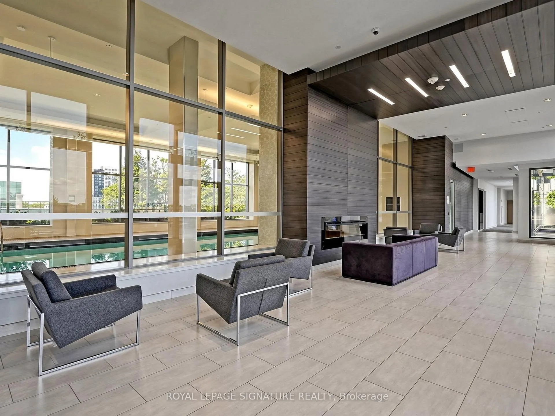 Photo 4 of Unit 1210, 55 Oneida Crescent, Richmond Hill, Langstaff — HOMEH