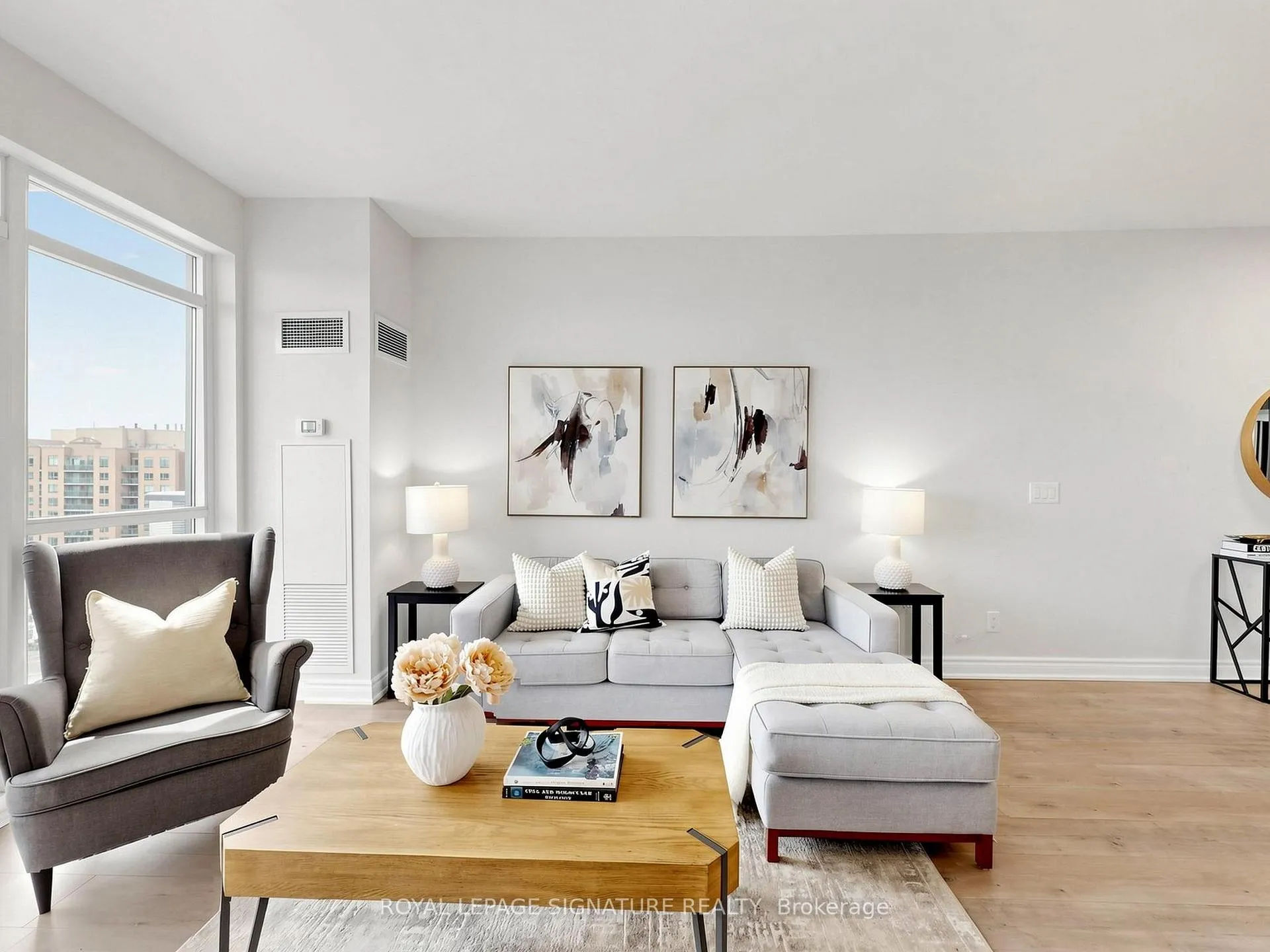 Photo 8 of Unit 1210, 55 Oneida Crescent, Richmond Hill, Langstaff — HOMEH