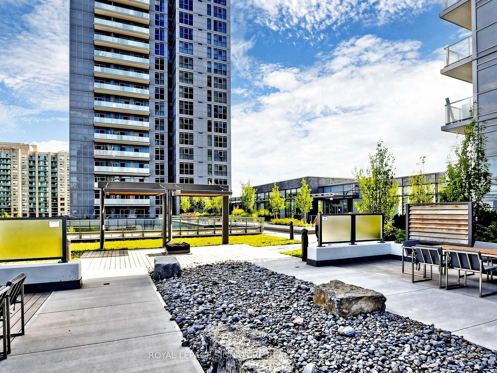 Photo 34 of Unit 1210, 55 Oneida Crescent, Richmond Hill, Langstaff — HOMEH
