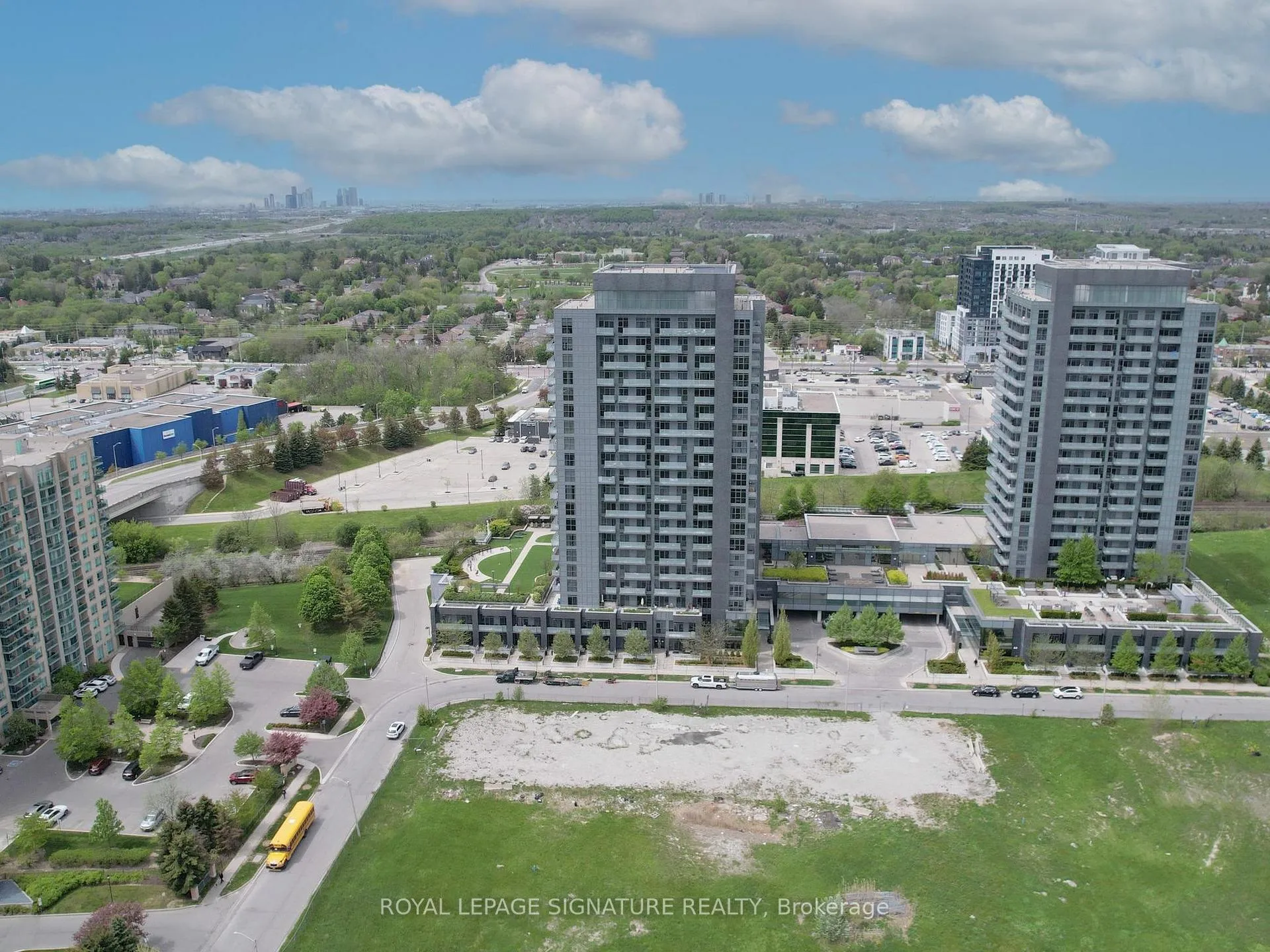 Photo 48 of Unit 1210, 55 Oneida Crescent, Richmond Hill, Langstaff — HOMEH