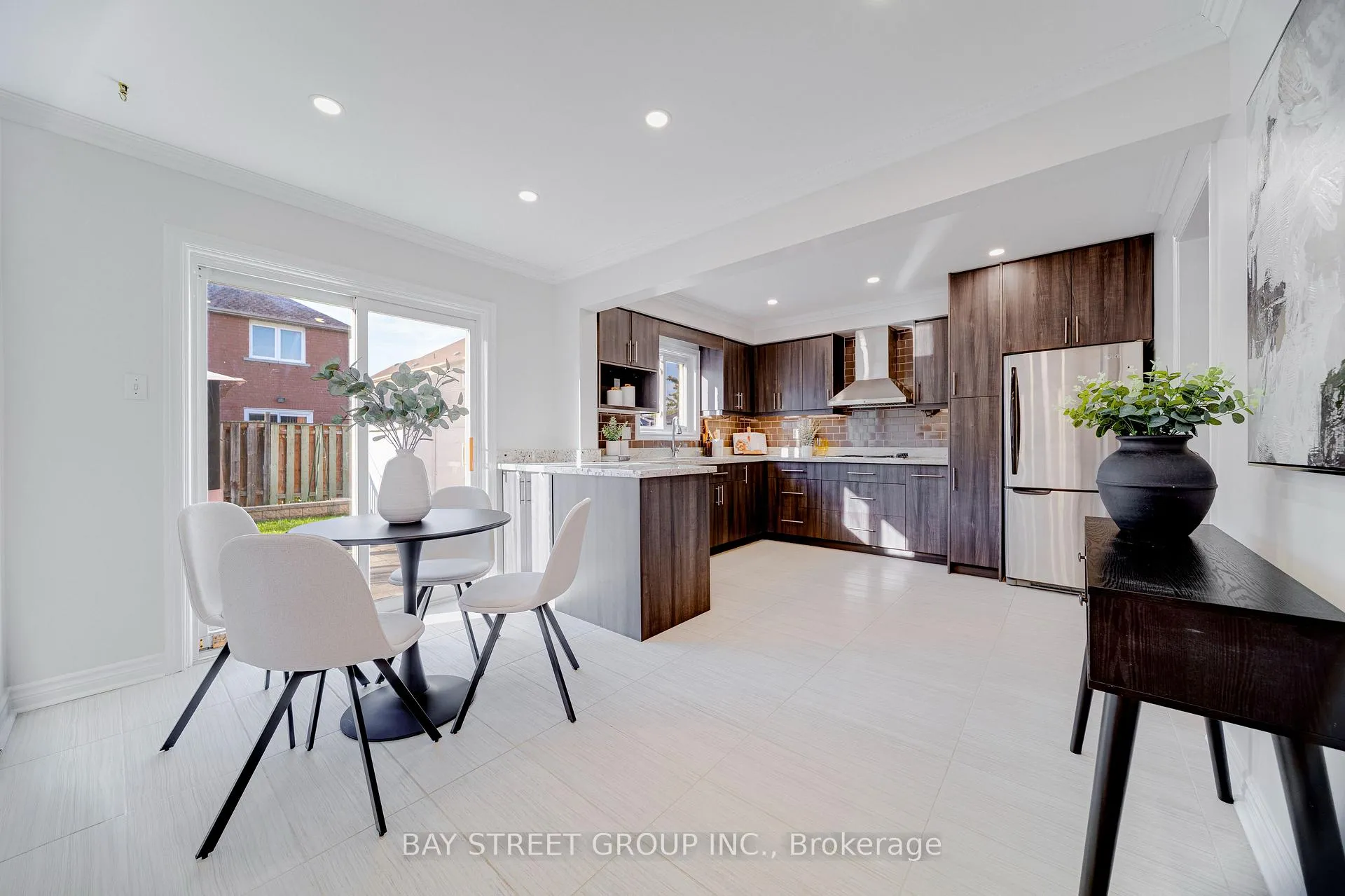 Photo 14 of 69 Bilbermar Drive, Richmond Hill, Devonsleigh — HOMEH