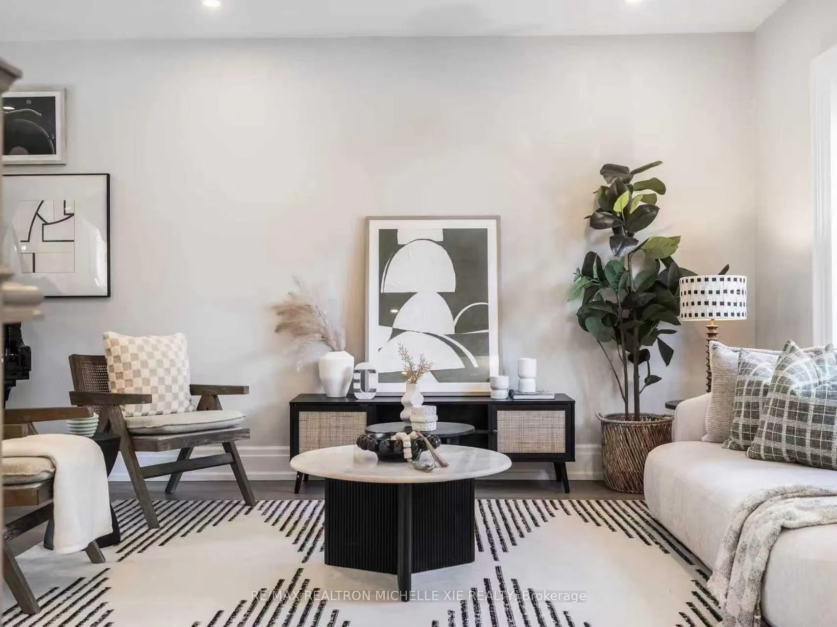 Photo 3 of 15 Strathallan Boulevard, Toronto, Lawrence Park South — HOMEH