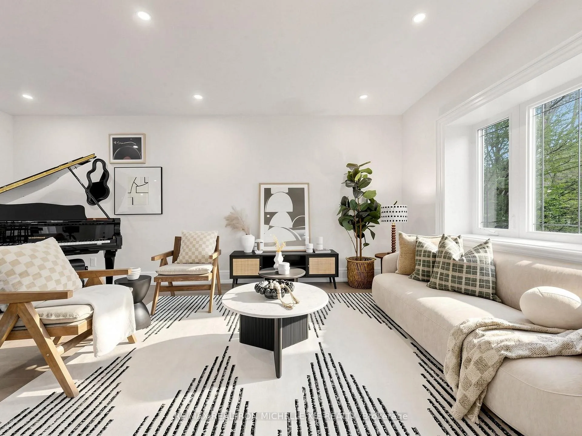 Photo 5 of 15 Strathallan Boulevard, Toronto, Lawrence Park South — HOMEH