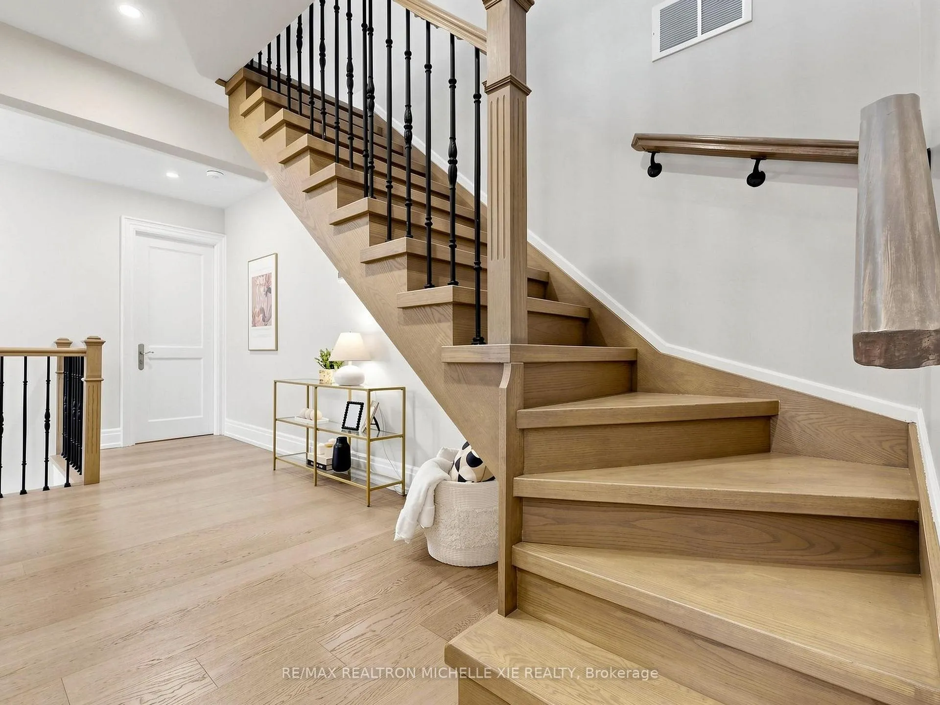 Photo 31 of 15 Strathallan Boulevard, Toronto, Lawrence Park South — HOMEH