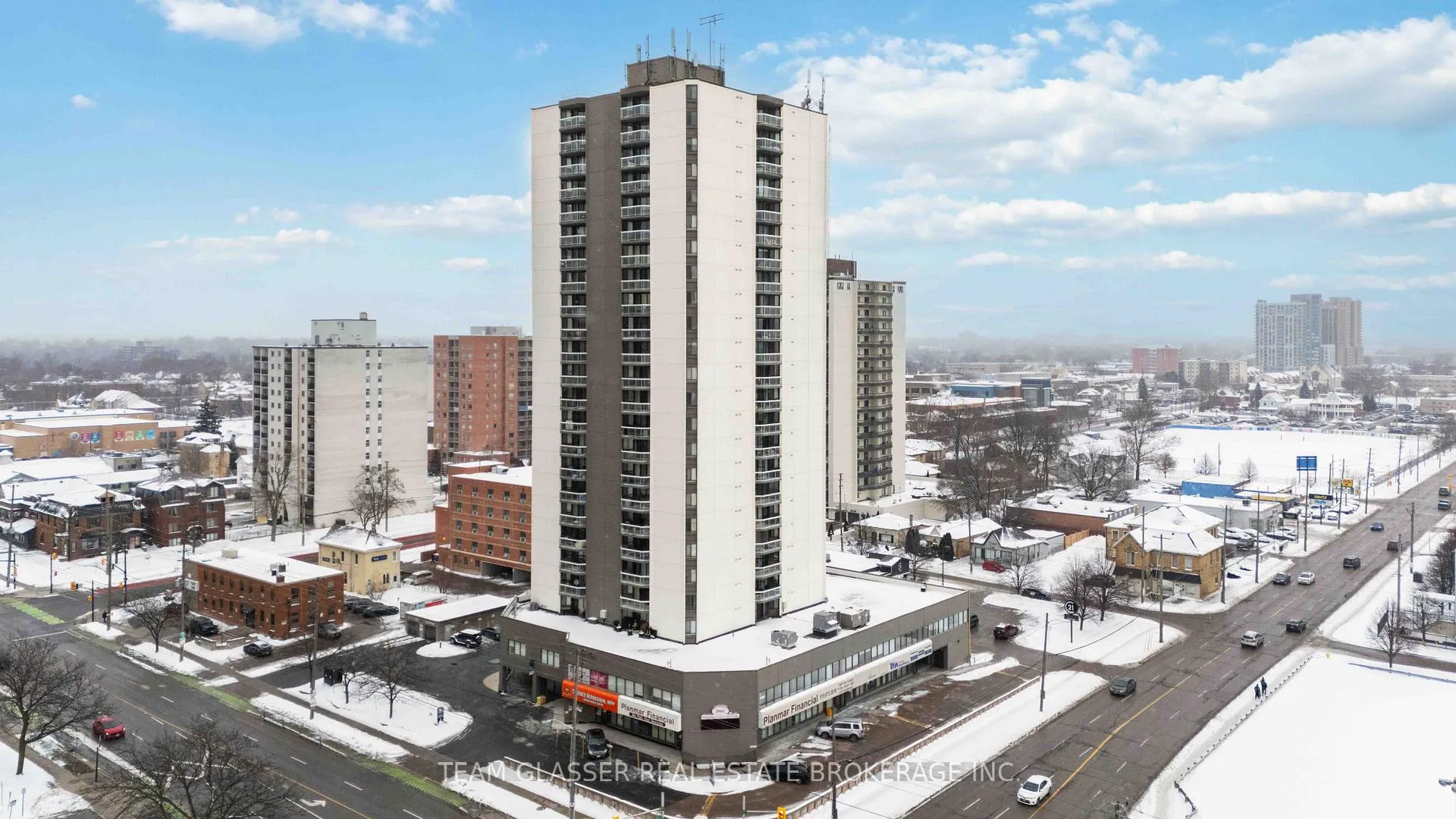 Front of Unit 1605, 340 Colborne Street