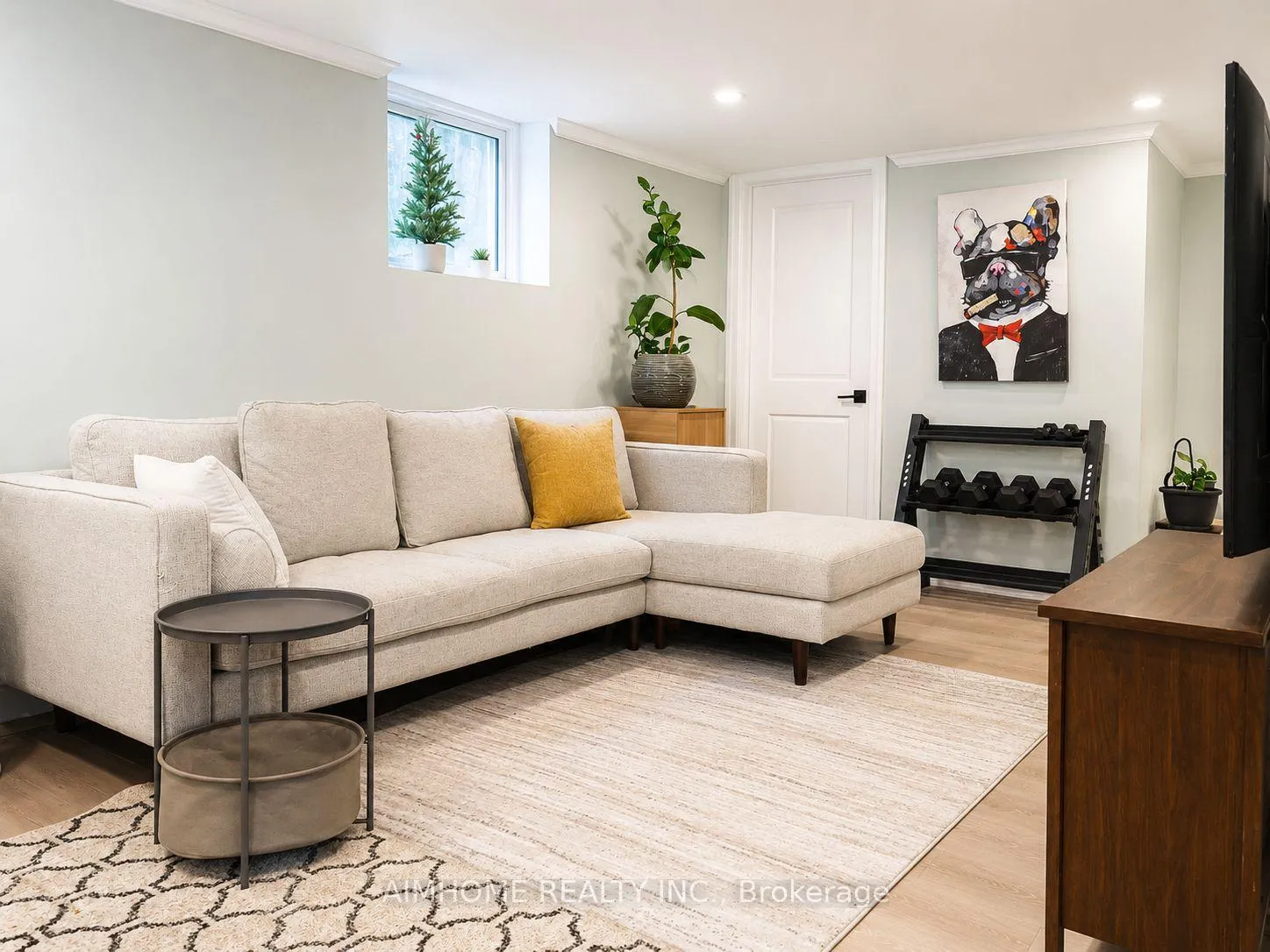 Photo 3 of 136 Presley Avenue W, Scarborough, Clairlea-Birchmount — HOMEH