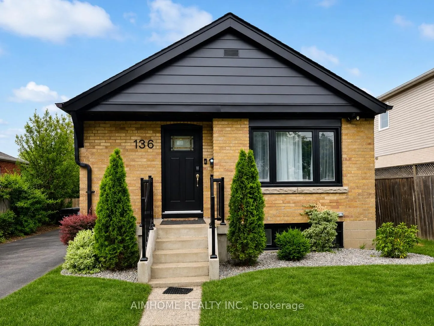 Photo 8 of 136 Presley Avenue W, Scarborough, Clairlea-Birchmount — HOMEH