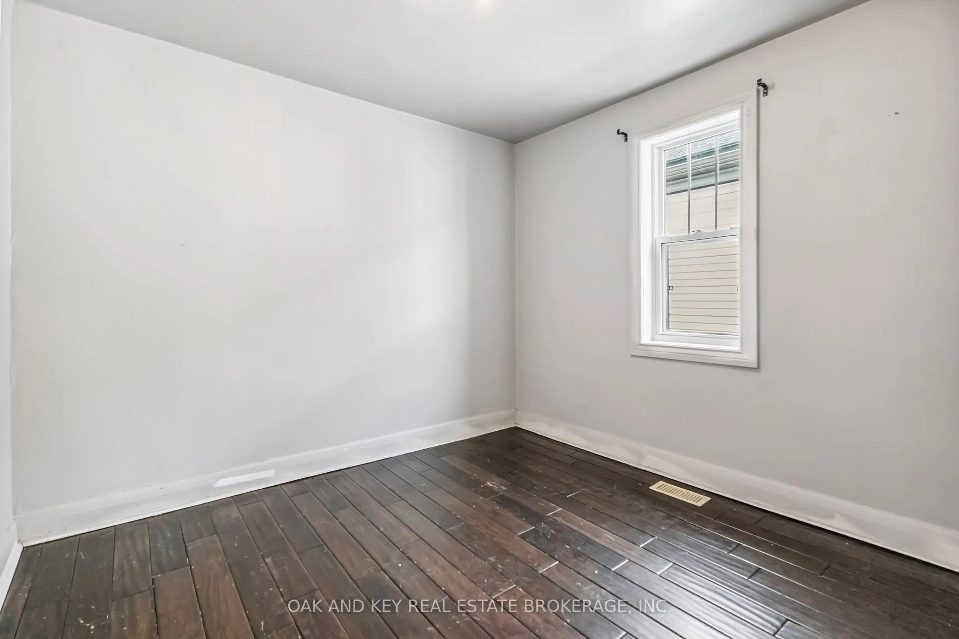 Photo 14 of 487 Burbrook Place, London, East G — HOMEH