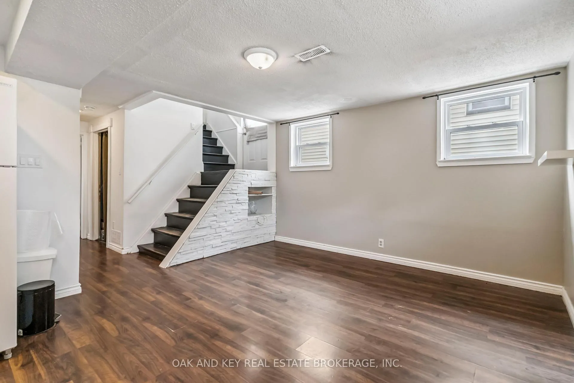 Photo 21 of 487 Burbrook Place, London, East G — HOMEH