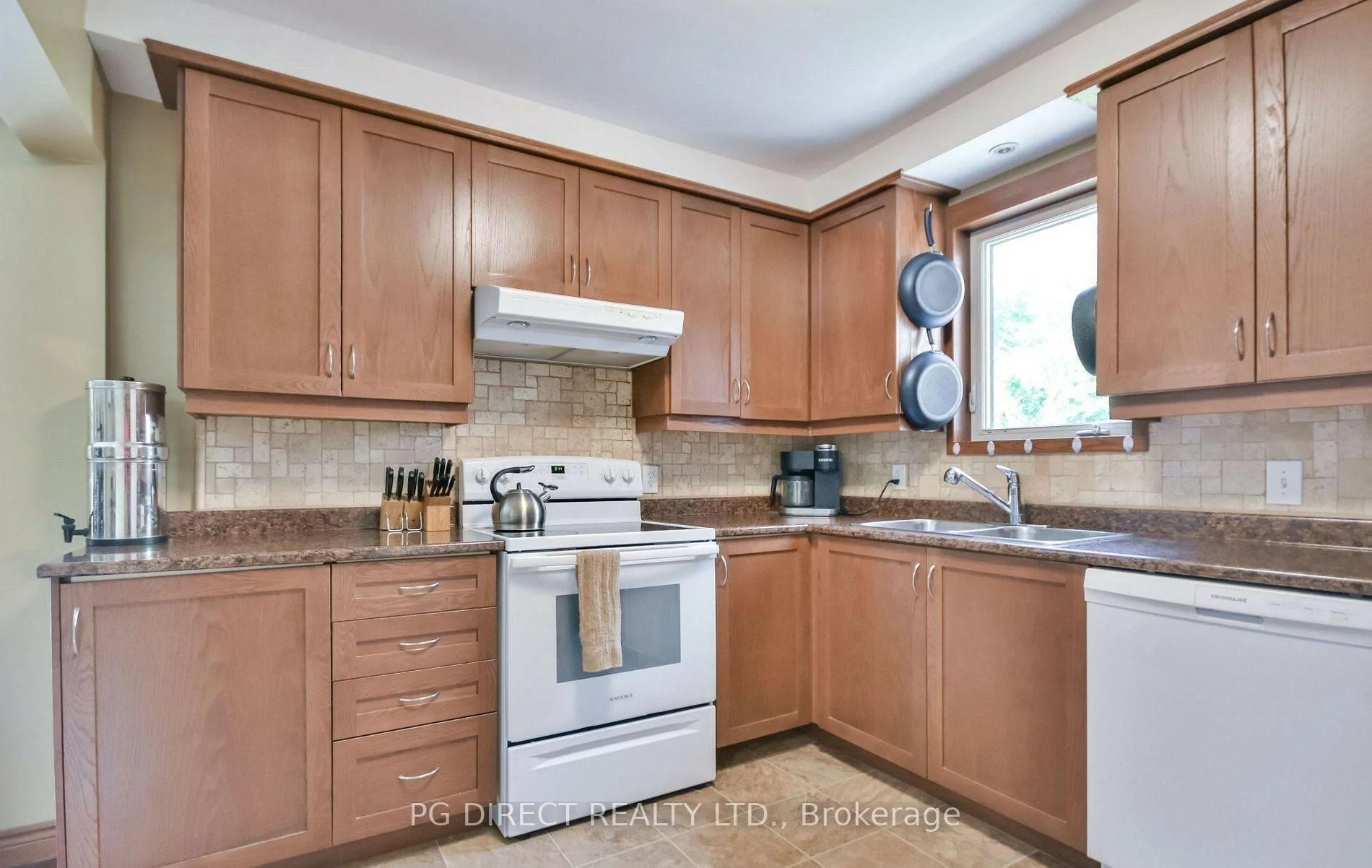 Photo 3 of 381 Sundial Drive, Orillia — HOMEH