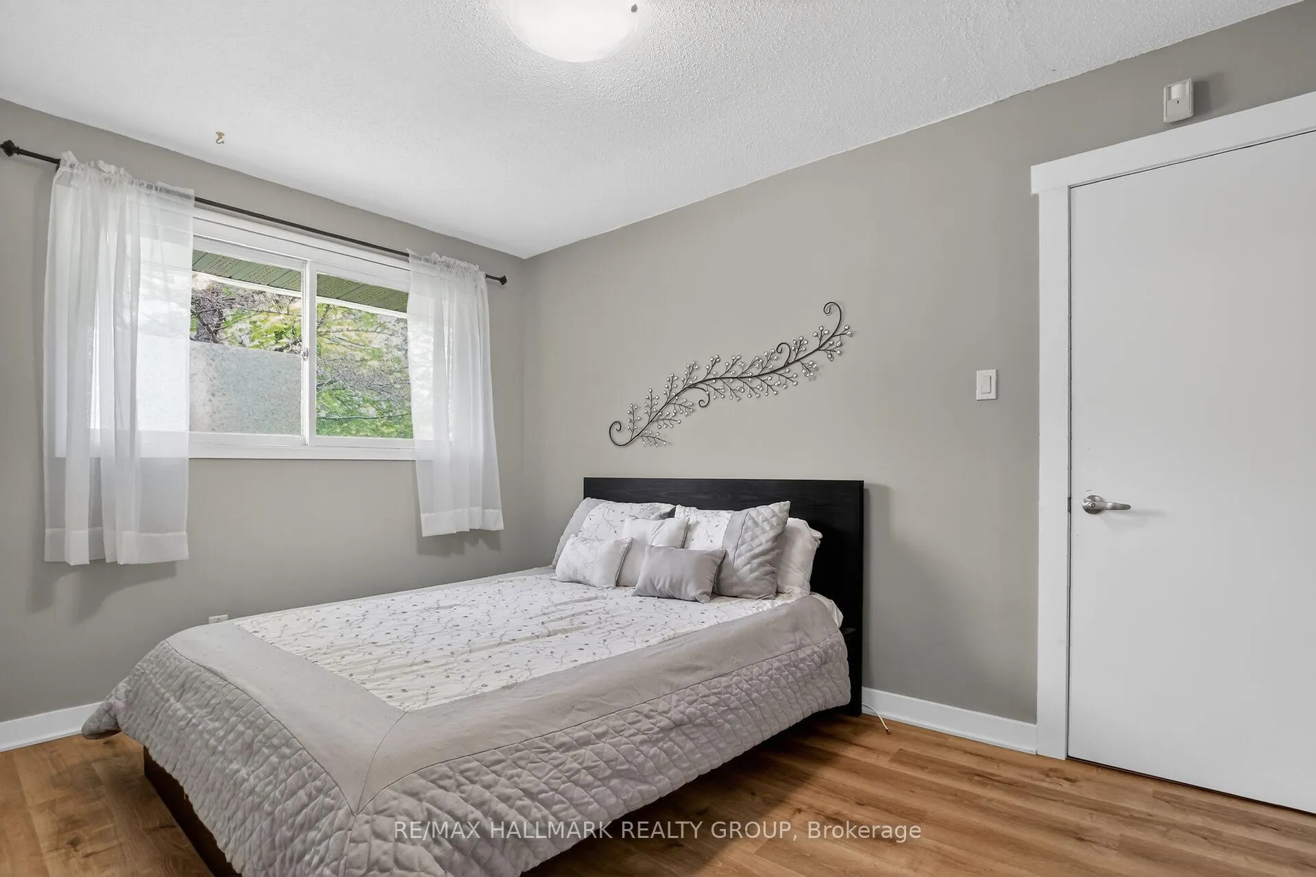 Photo 16 of 2 Birdstone Avenue, Ottawa, Stittsville (Central) — HOMEH