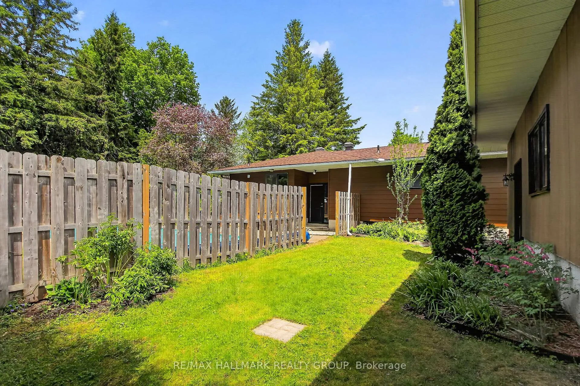 Photo 43 of 2 Birdstone Avenue, Ottawa, Stittsville (Central) — HOMEH