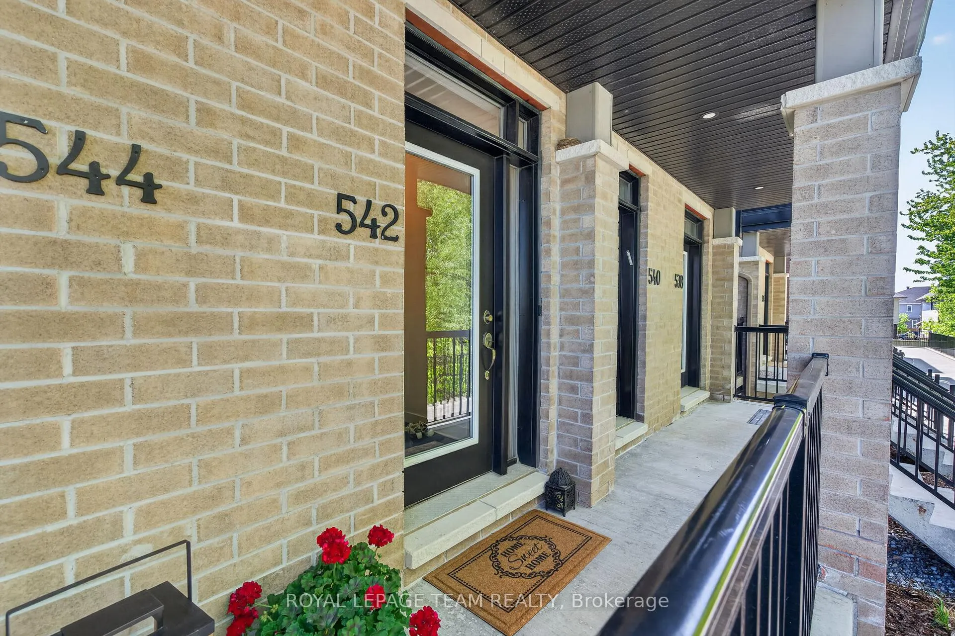 Photo 4 of Unit 30, 542 Crescendo Private, Ottawa, Riverside South/Gloucester Glen — HOMEH