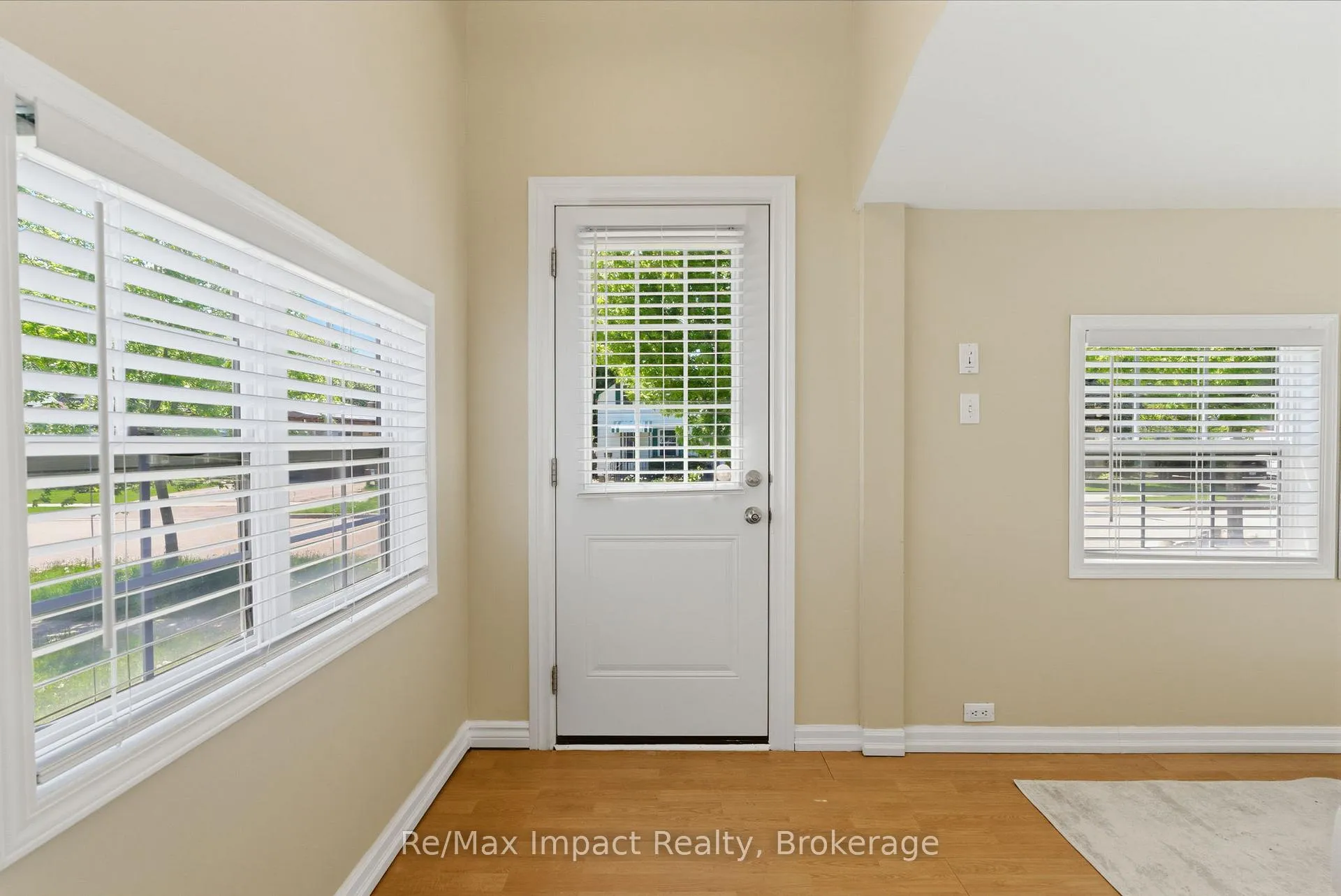 Photo 4 of 239 Verdun Road, Oshawa, Central — HOMEH