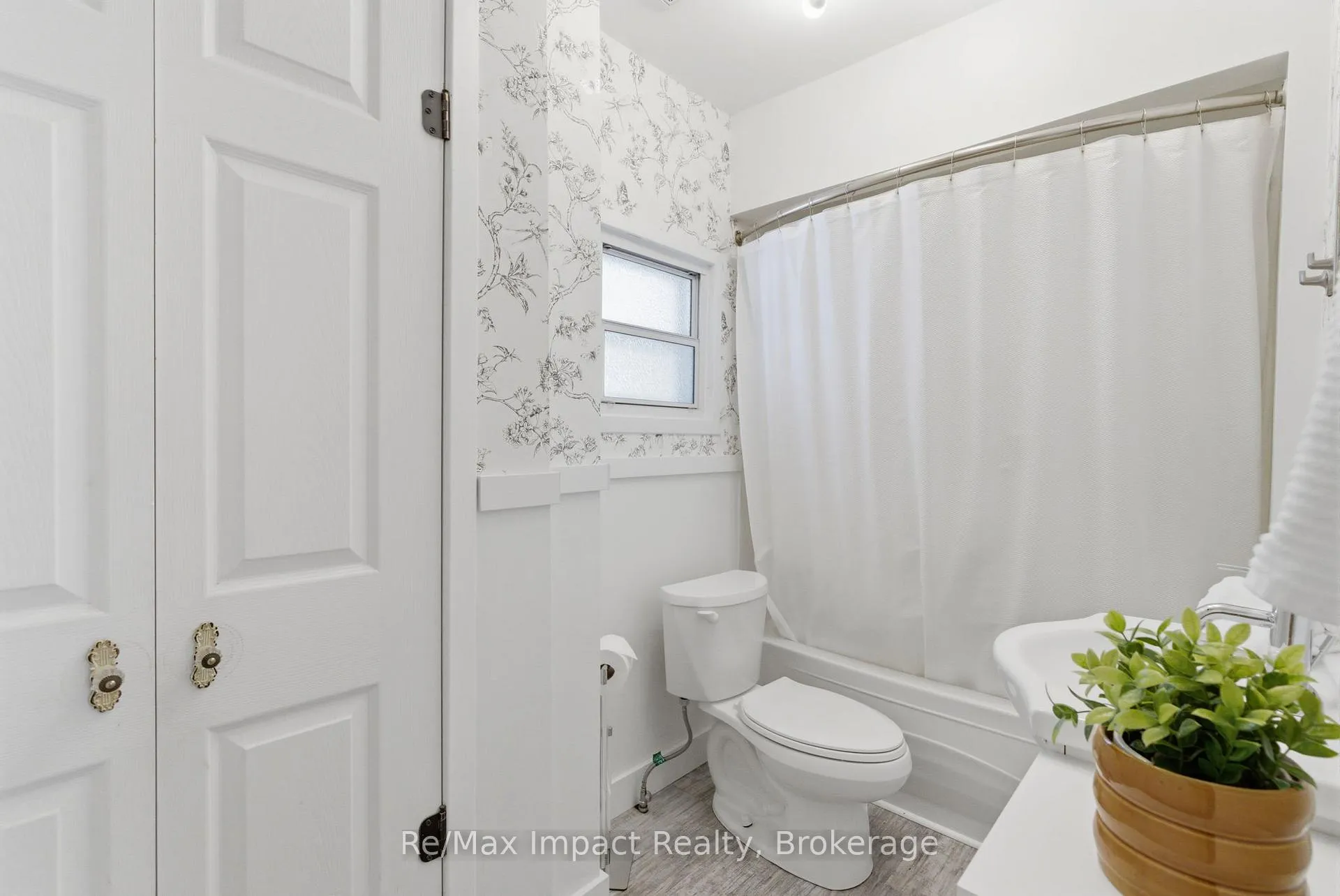 Photo 24 of 239 Verdun Road, Oshawa, Central — HOMEH
