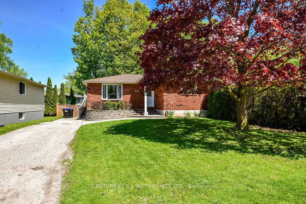 Photo 2 of 863 Birchwood Drive, Midland — HOMEH