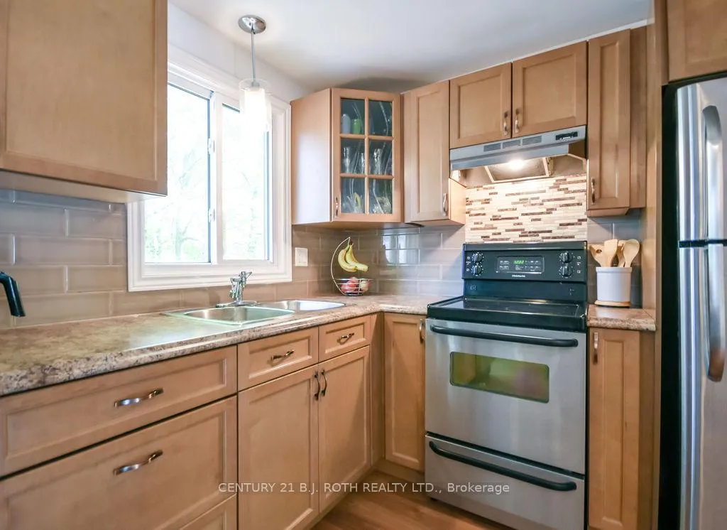 Photo 10 of 863 Birchwood Drive, Midland — HOMEH