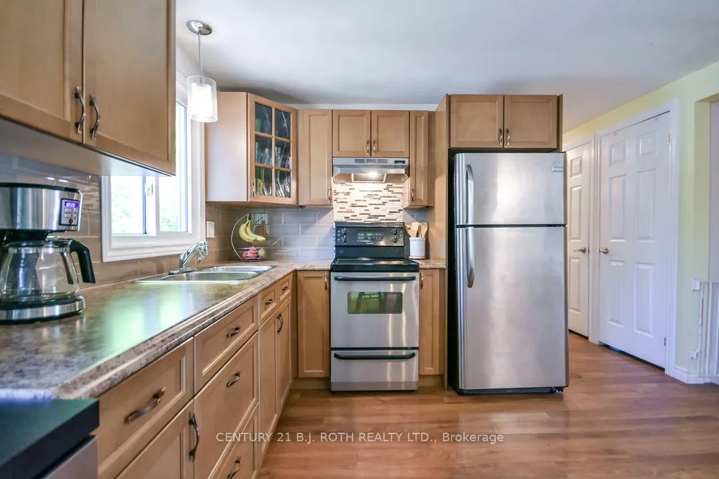 Photo 12 of 863 Birchwood Drive, Midland — HOMEH