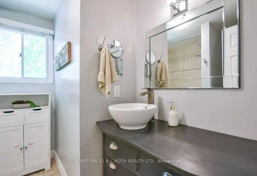 Photo 15 of 863 Birchwood Drive, Midland — HOMEH