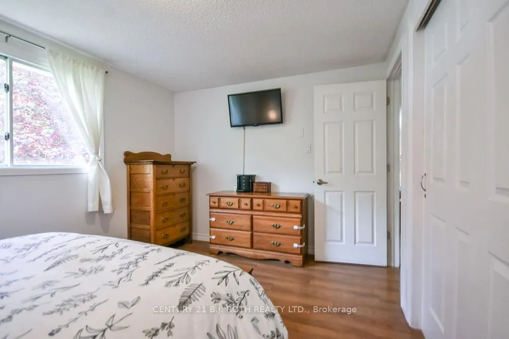 Photo 18 of 863 Birchwood Drive, Midland — HOMEH