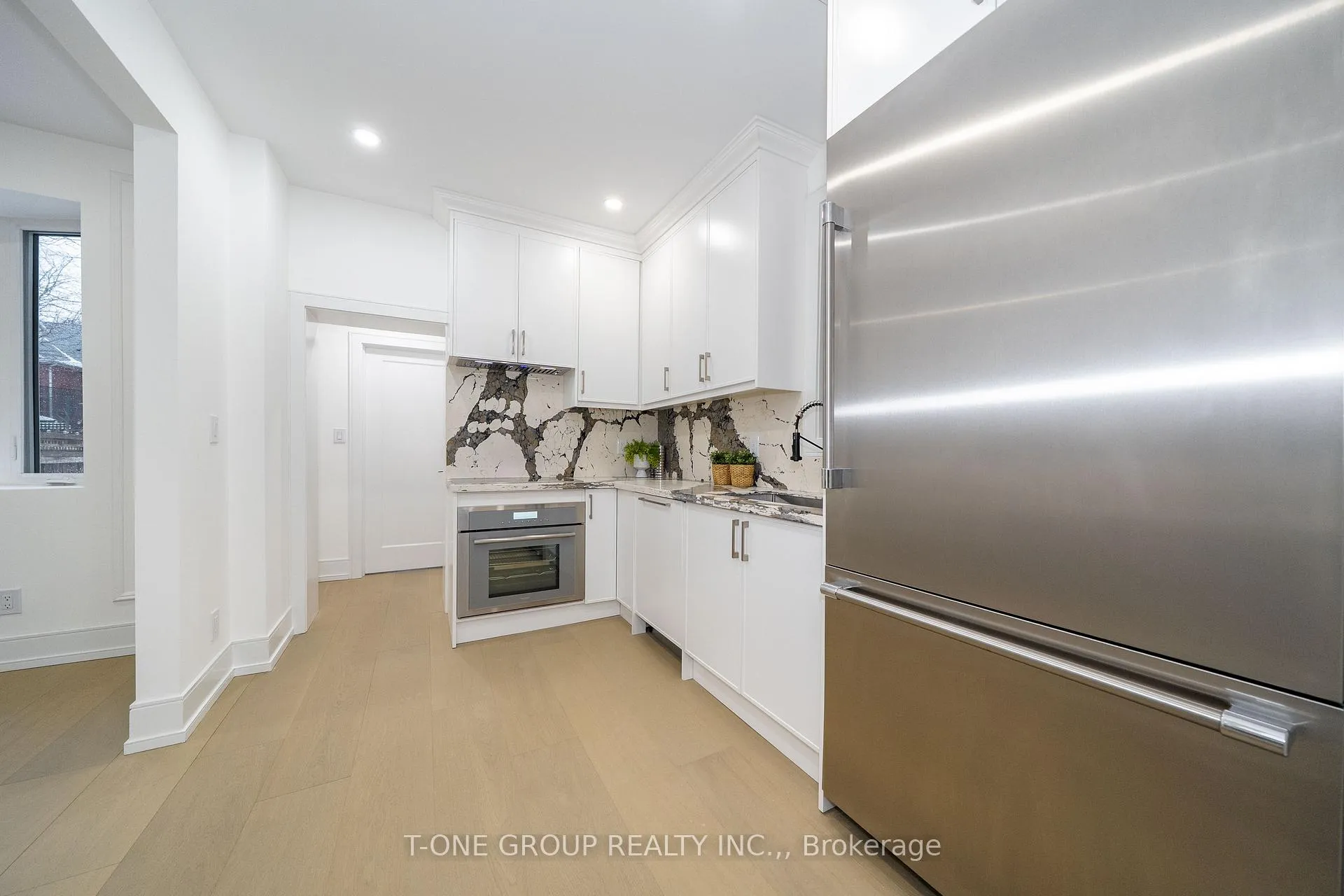 Photo 6 of 177 Glendale Avenue, Toronto, High Park-Swansea — HOMEH