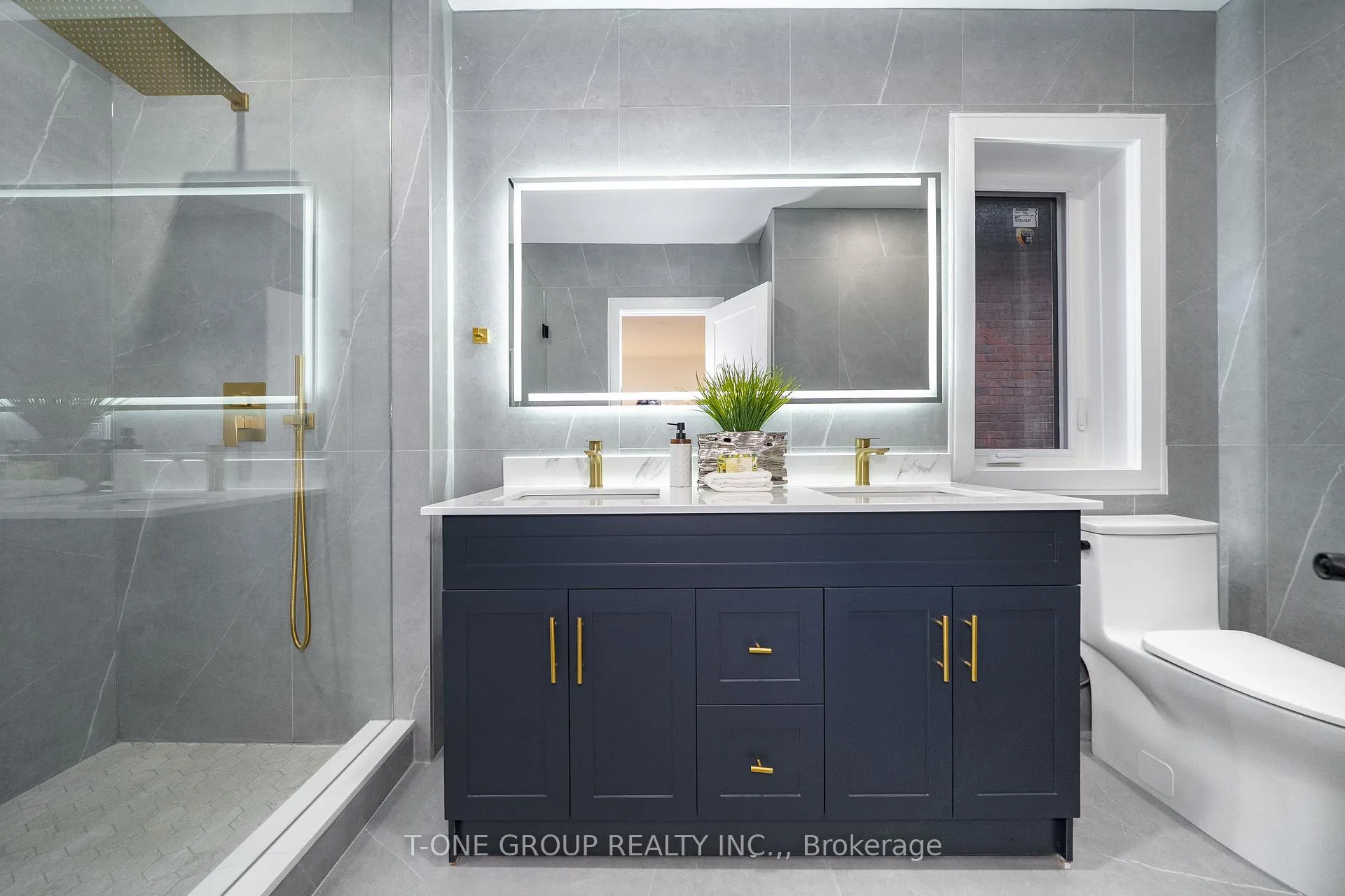 Photo 14 of 177 Glendale Avenue, Toronto, High Park-Swansea — HOMEH