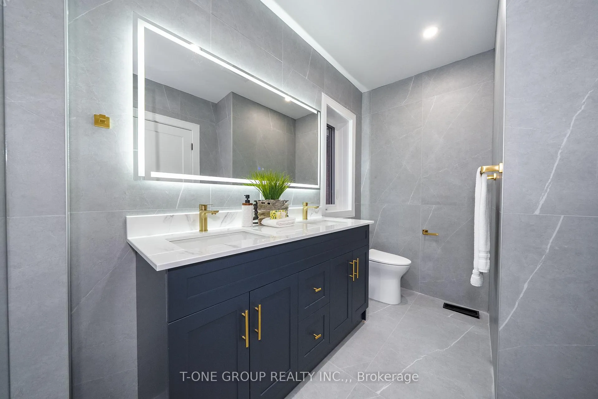 Photo 15 of 177 Glendale Avenue, Toronto, High Park-Swansea — HOMEH