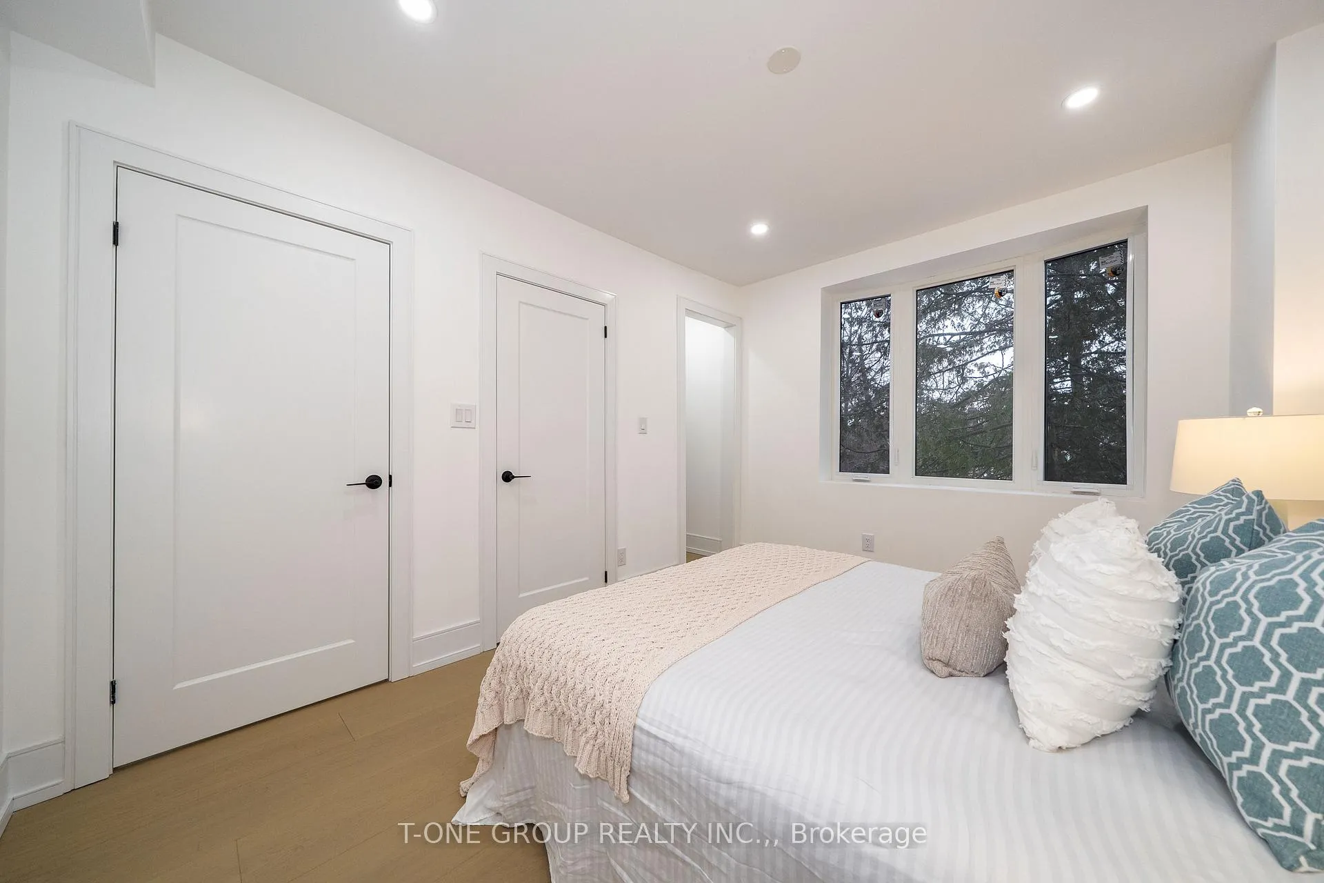 Photo 17 of 177 Glendale Avenue, Toronto, High Park-Swansea — HOMEH