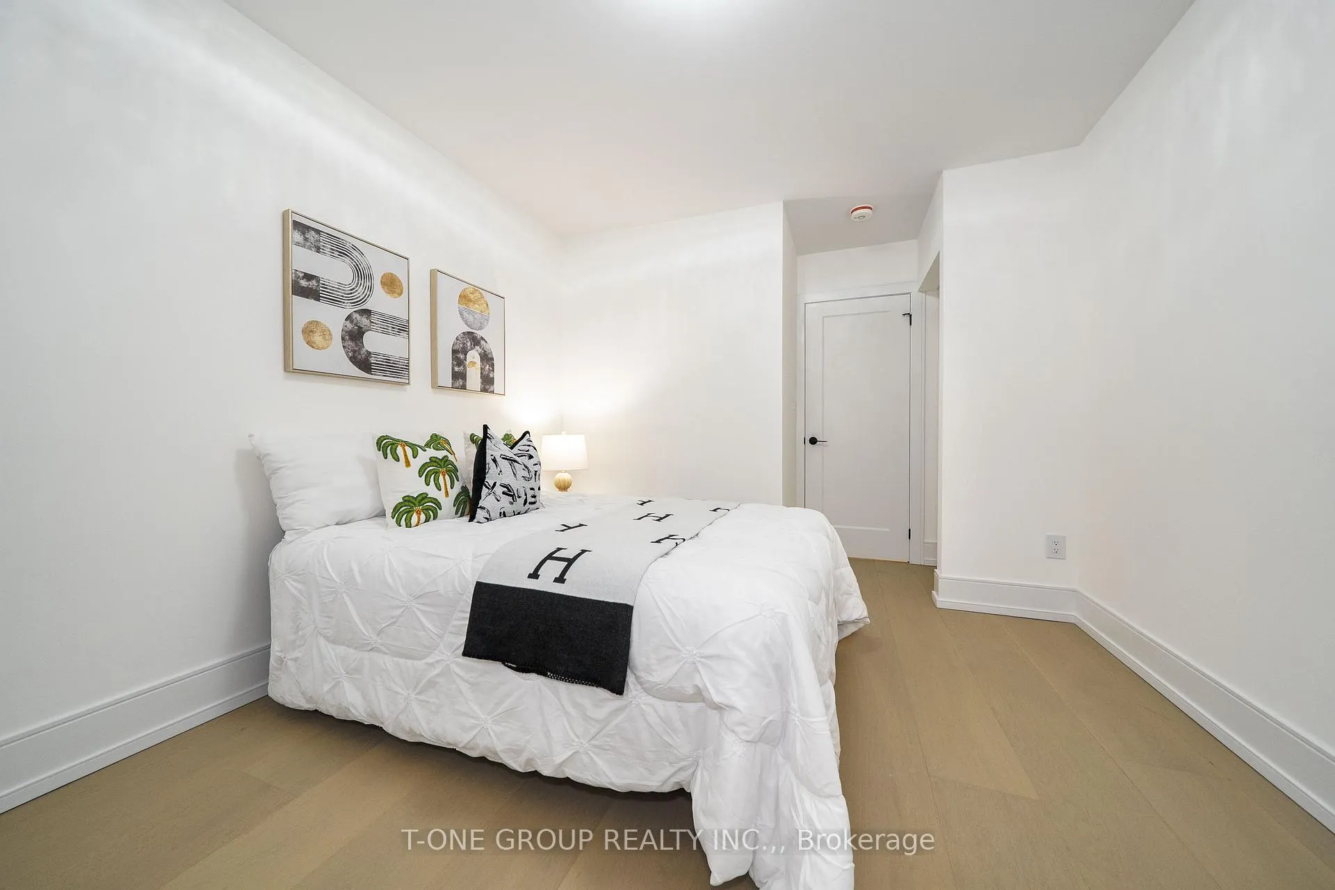 Photo 20 of 177 Glendale Avenue, Toronto, High Park-Swansea — HOMEH