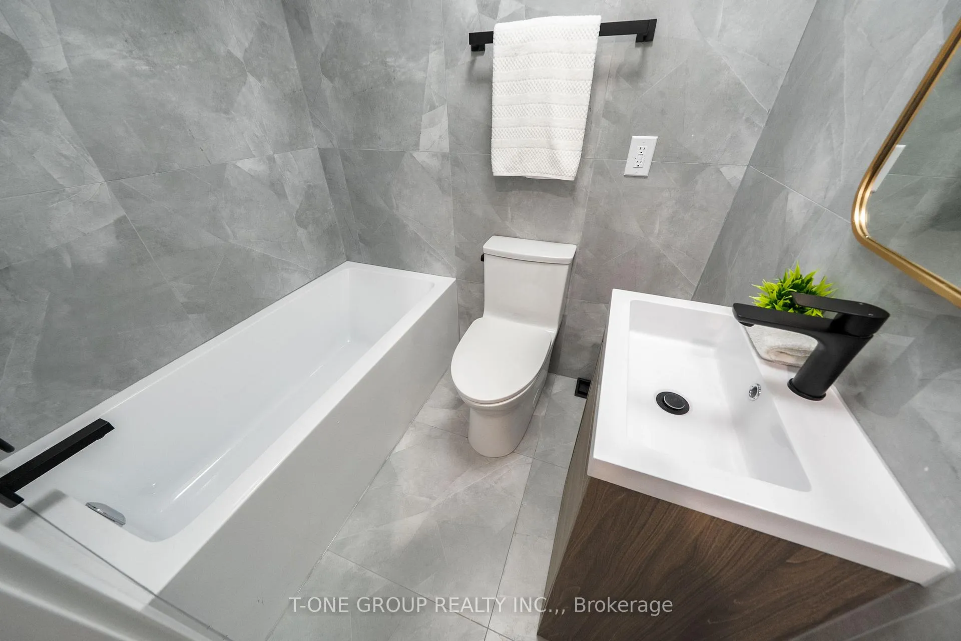 Photo 30 of 177 Glendale Avenue, Toronto, High Park-Swansea — HOMEH