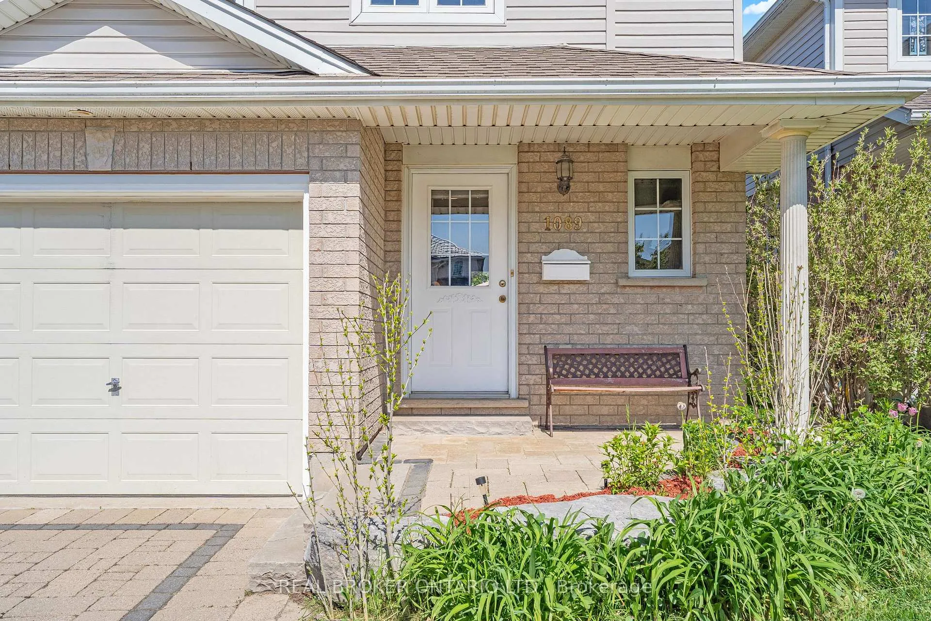 Photo 3 of 1089 Copper Leaf Crescent, Kitchener, Trussler — HOMEH