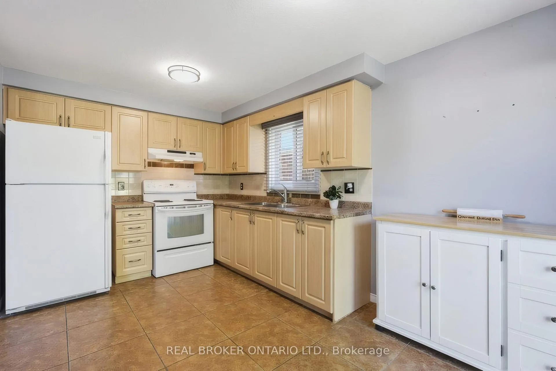 Photo 8 of 1089 Copper Leaf Crescent, Kitchener, Trussler — HOMEH