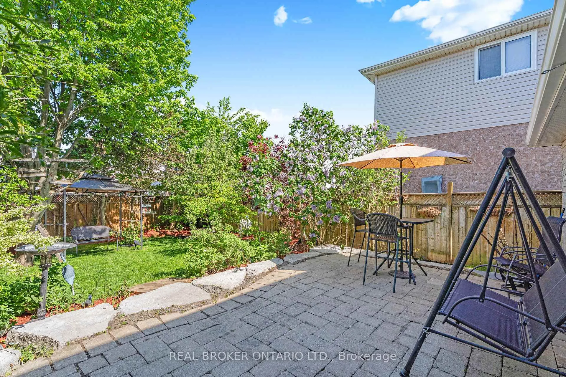 Photo 10 of 1089 Copper Leaf Crescent, Kitchener, Trussler — HOMEH