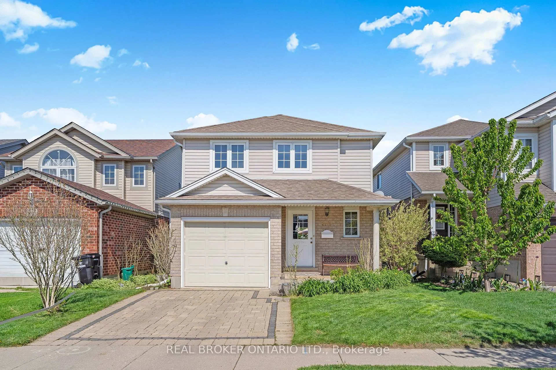 Photo 12 of 1089 Copper Leaf Crescent, Kitchener, Trussler — HOMEH