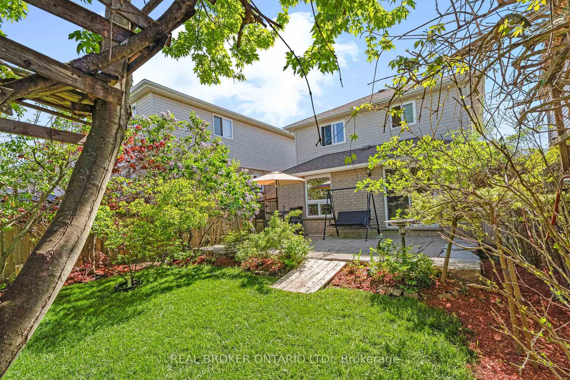 Photo 16 of 1089 Copper Leaf Crescent, Kitchener, Trussler — HOMEH