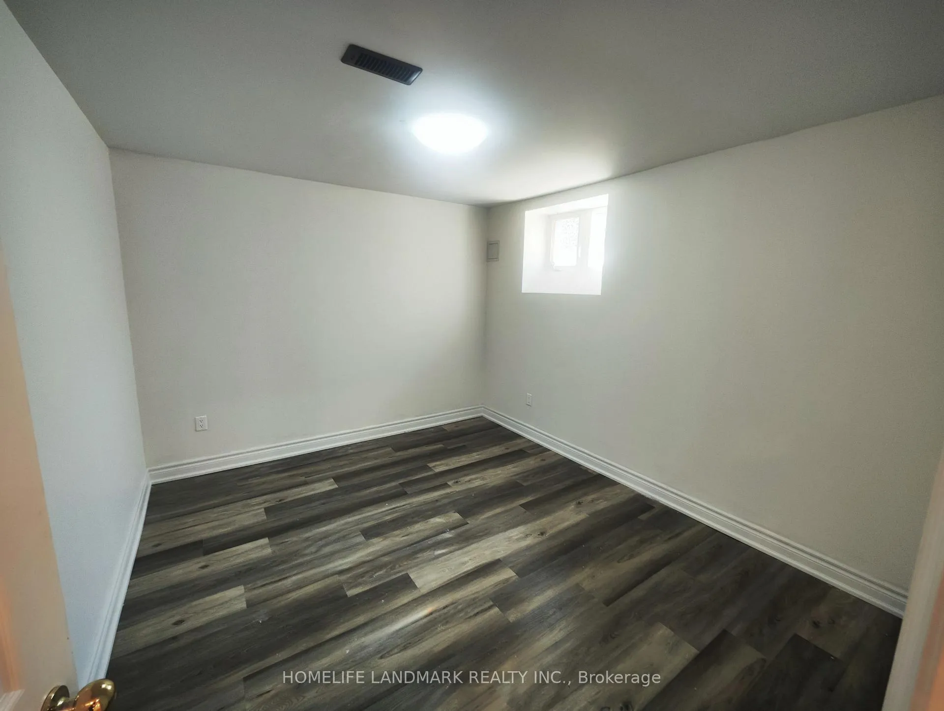Photo 6 of 5 Southvale (Basement) Drive, Vaughan, Patterson — HOMEH