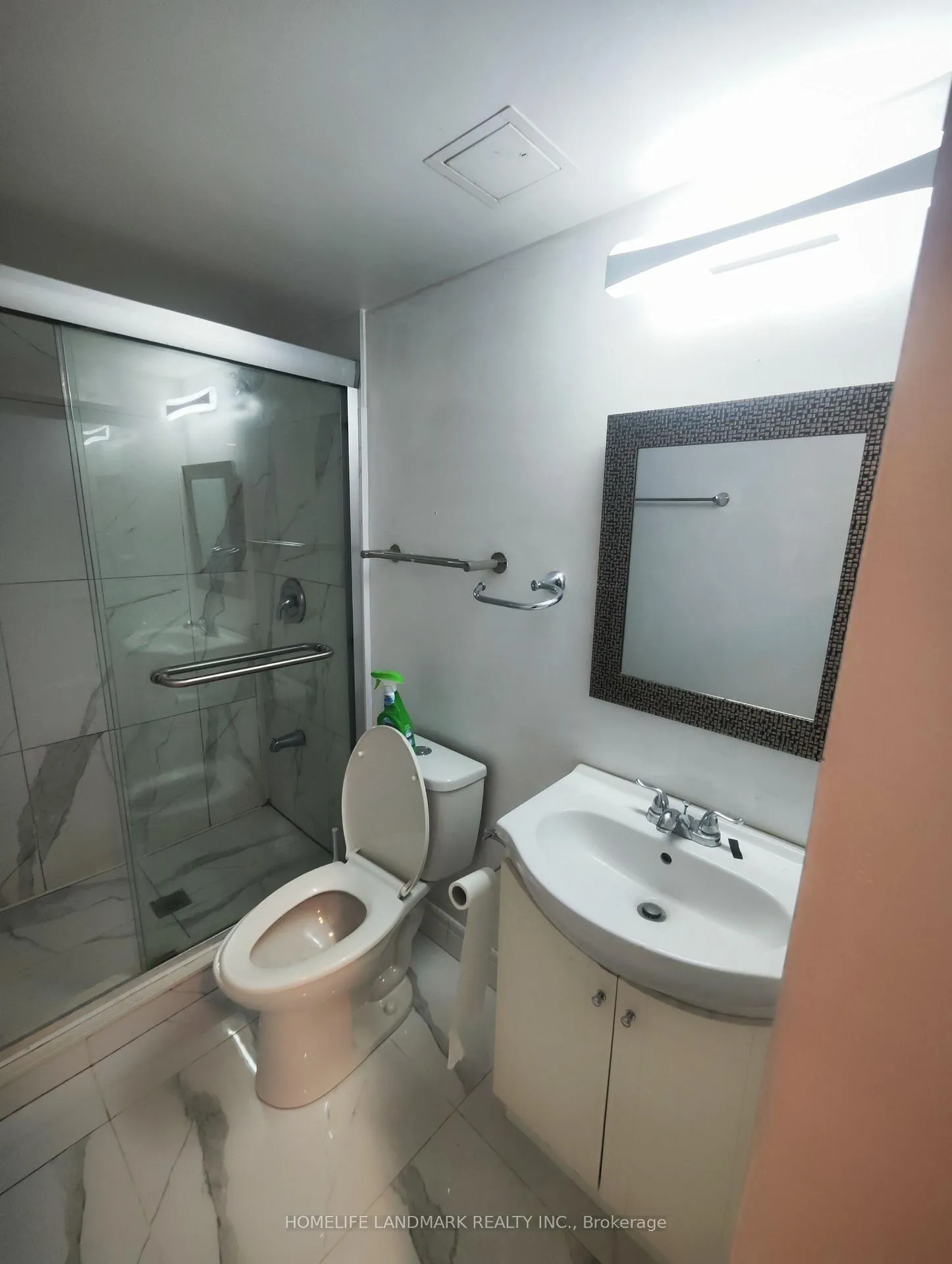 Photo 9 of 5 Southvale (Basement) Drive, Vaughan, Patterson — HOMEH