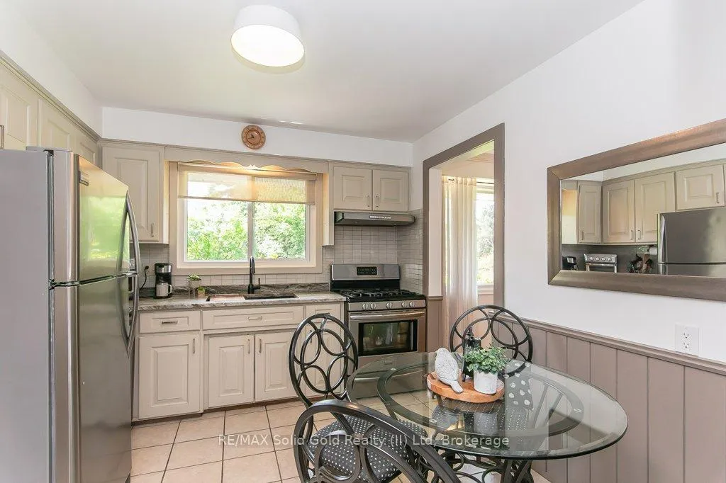 Photo 12 of 78 Inwood Crescent, Kitchener — HOMEH