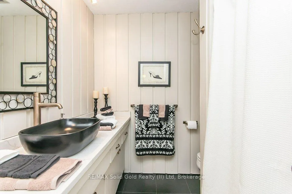 Photo 23 of 78 Inwood Crescent, Kitchener — HOMEH